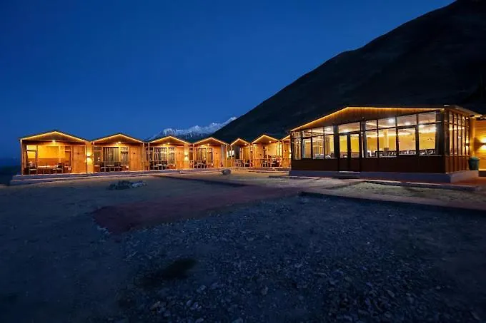 Snow Pine Luxury Wooden Cottage Tangtse