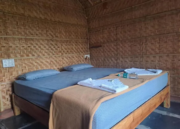 Hampi Rasta Cafe Hotel