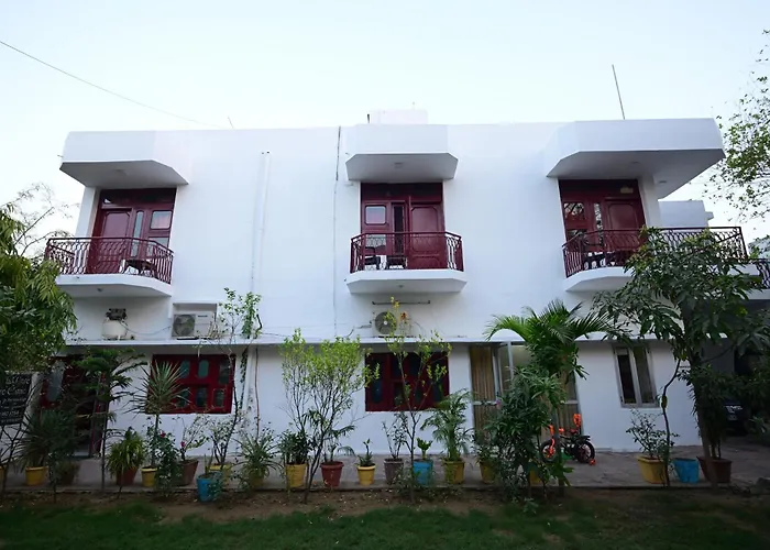 Falcon Guest House Bharatpur