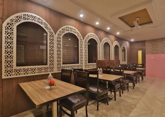 4Everstay By Janki Inn Most Luxury & Spacious Rooms Best Family Hotel In Varansi Varanasi