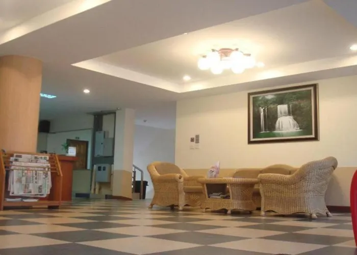 Trat Center Hotel