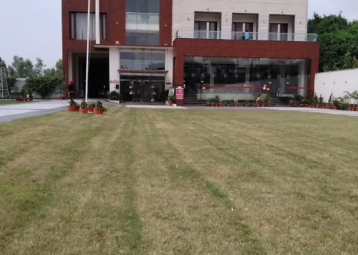 Hotel Radiance Park Rampur 