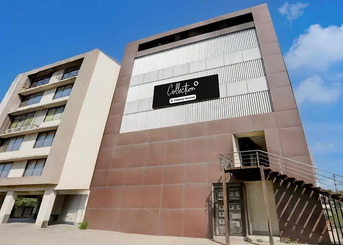 Collection O Palanpur Jakatnaka Formerly Hotel Martel Surat