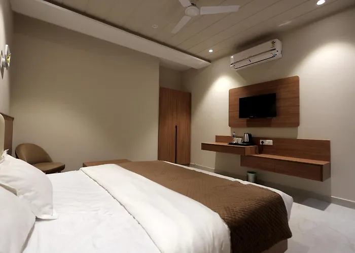 Hotel Regal Palm Moradabad