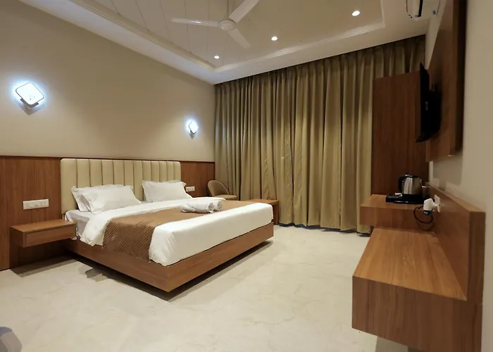 Hotel Regal Palm Moradabad