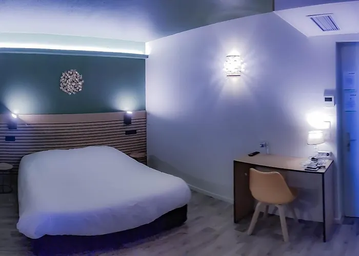 Hotel Logis Les Charmilles à Lux