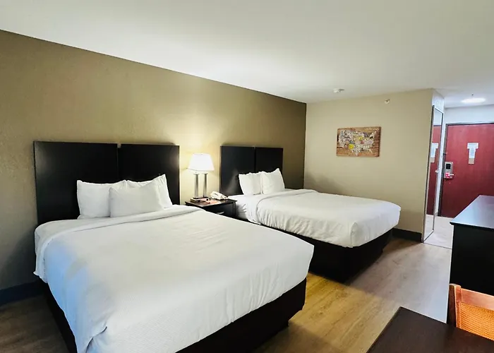 Econo Lodge Inn & Suites Monroe