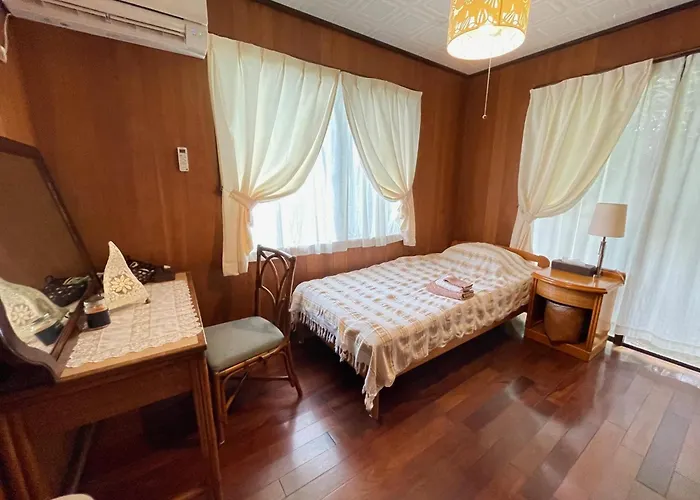 Milk-Ya Women-Only Guest House Yomitan