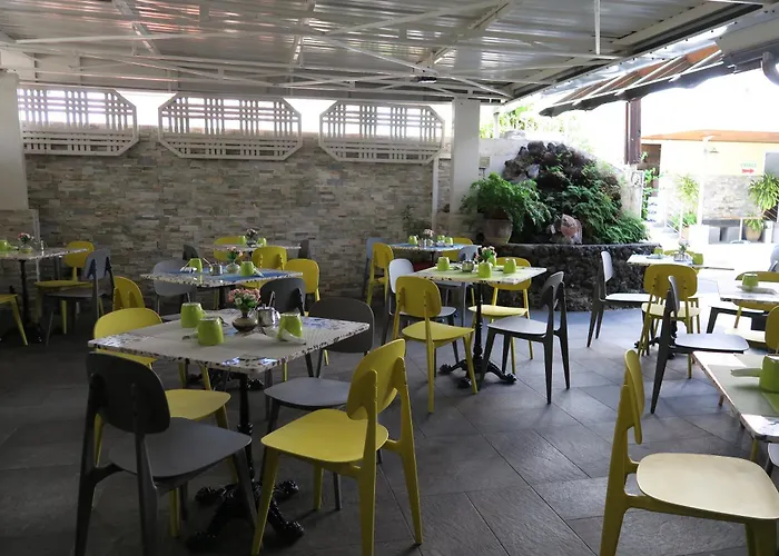 Central Hotel Saint-Denis