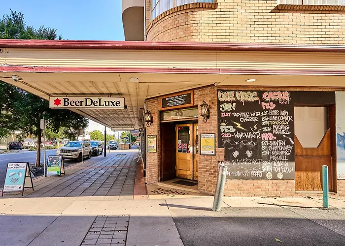 Beer Deluxe Albury Hotel