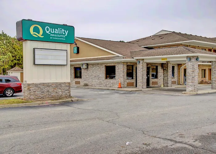Econo Lodge Suffolk