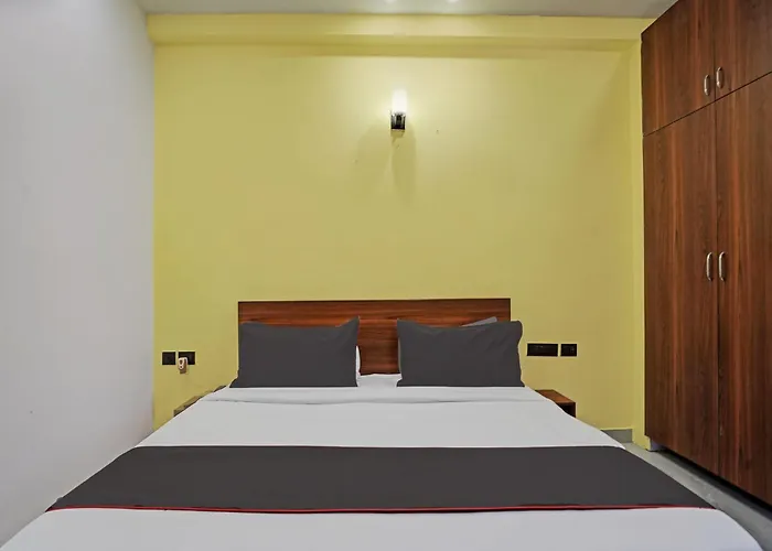 Hotel O Golden Admire Noida