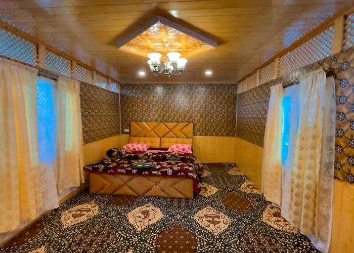 Hb Nancy Group Of Houseboats Hotel Srinagar 