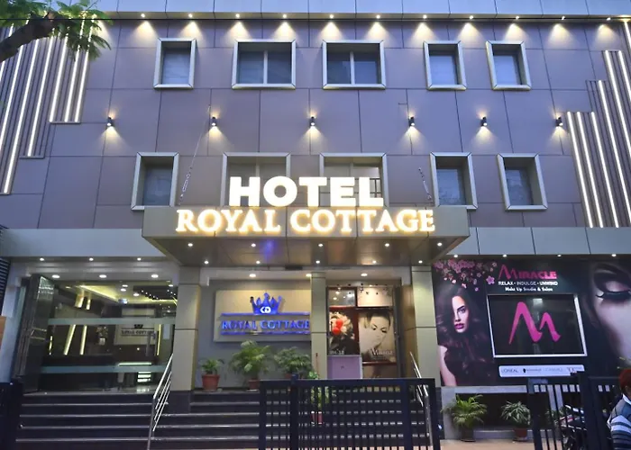 Hotel Royal Cottage Kanpur