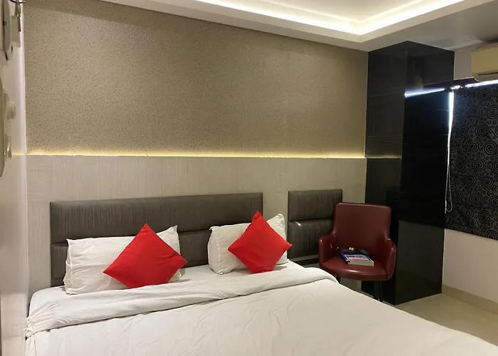 Hotel Royal Cottage Kanpur