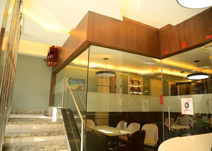Hotel Baba Vishwanath Palace Prayagraj
