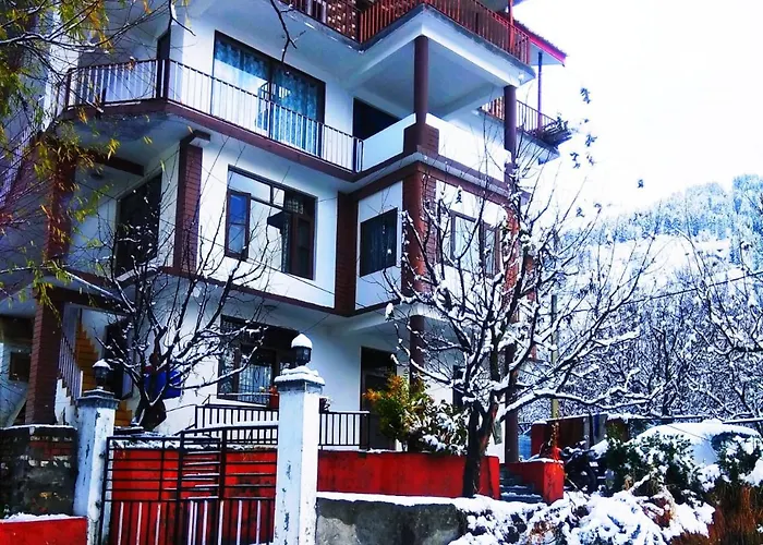Snow Country Villa Manāli