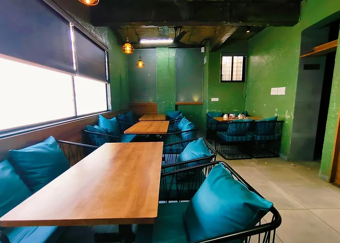 Hotel Pragati Inn Ahilyanagar