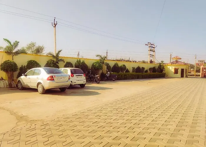 Hotel Blueberry Resort Bhilwara