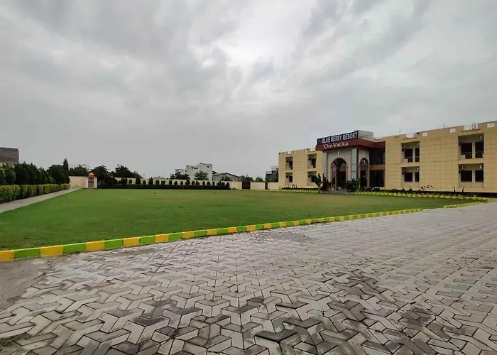 Hotel Blueberry Resort Bhilwara