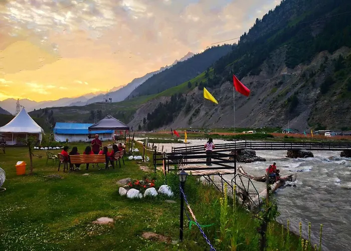 Sheenwoods Riverside Resort & Spa Sonamarg