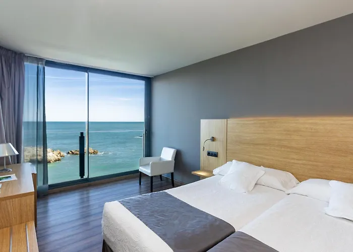 Hotel Astuy Isla Plana