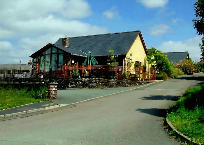 Castle Lodge - Brecon Beacons Accommodation Sennybridge