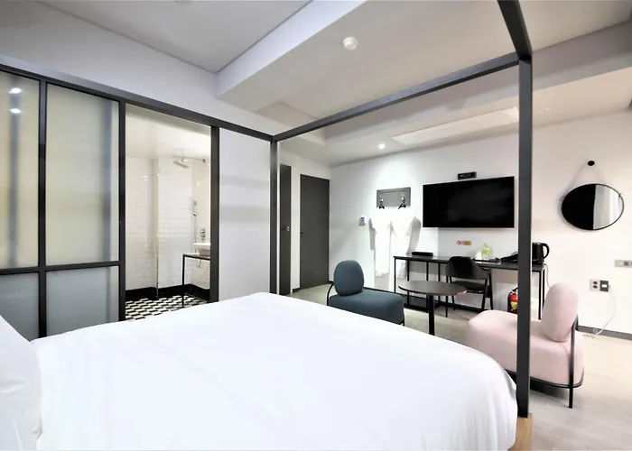 Seomyeon Hound Hotel 1St Street Busan
