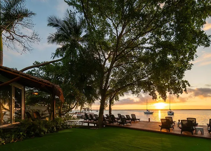 Casa Aakal Lagoon Front Bacalar