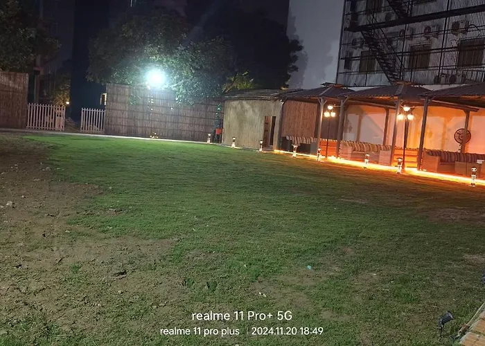 Twin Towers Bed & Breakfast Greater Noida