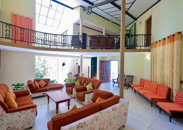 Limeshine - Airport Transit Hotels & Residences Katunayake