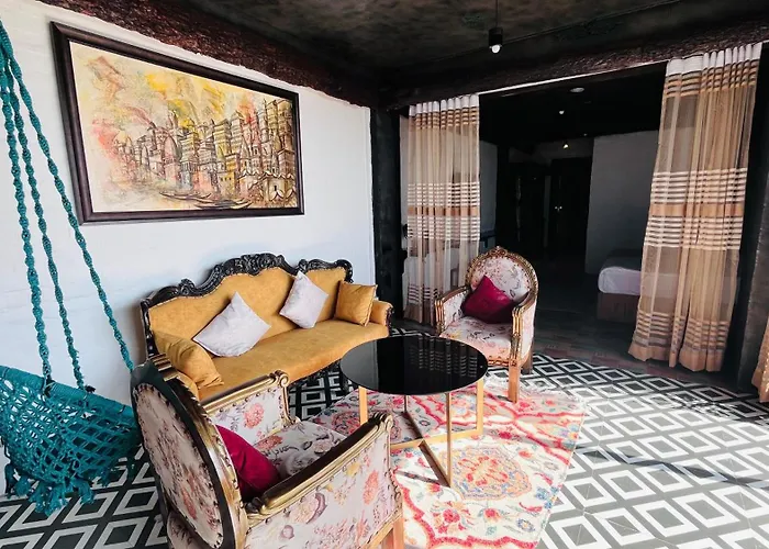 9 Bows - Landour Hotel Mussoorie