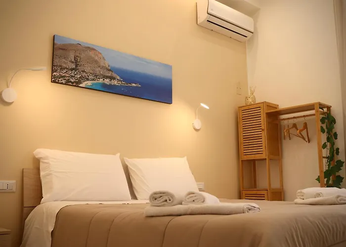 Front Palermo House Hotel
