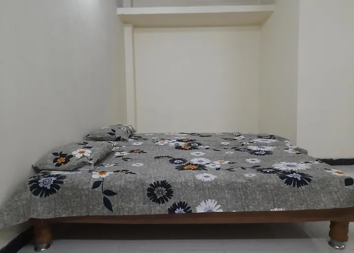 Jain Yatri Niwas Hotel Ujjain