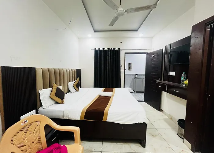 Hotel Green Apple Bareilly