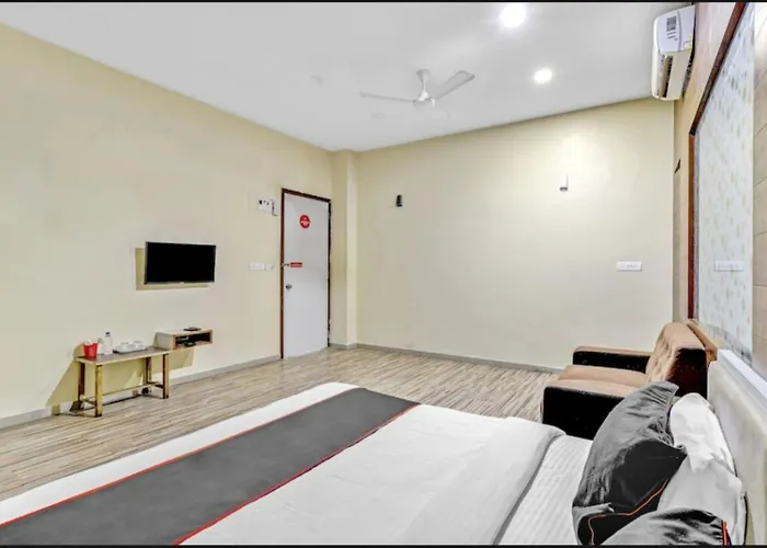 Utsav Galaxy Banquet And Rooms Surat