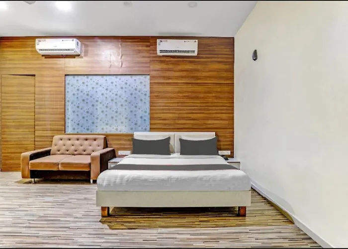 Utsav Galaxy Banquet And Rooms Surat