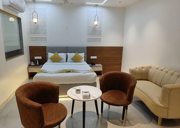 Golden Key Suites Kalyan