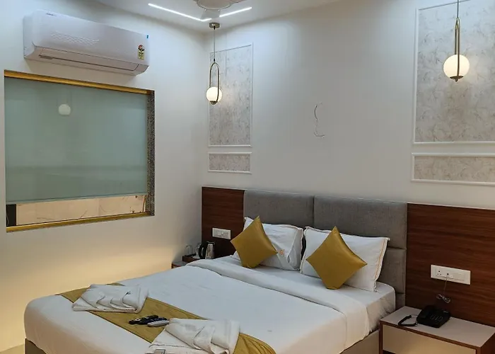 Golden Key Suites Kalyan