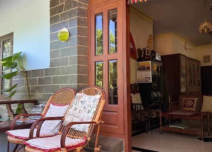 Jungle Castle Bed & Breakfast Wayanad