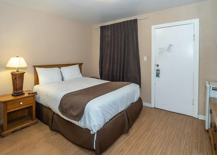 Maples Motel Orillia