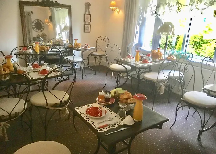 Hôtel Saint Louis chambres et appartement Lisieux