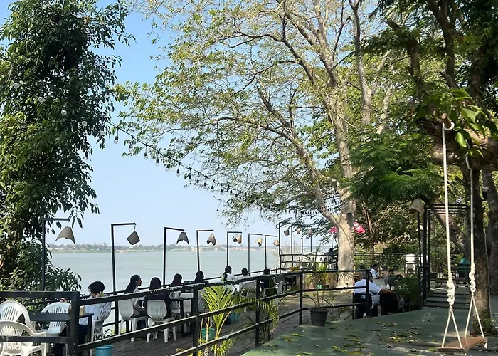 Pilgrim'S Kitchen & Inn Savannakhet