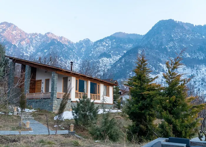 Qayaam Gah Hotel Srinagar 