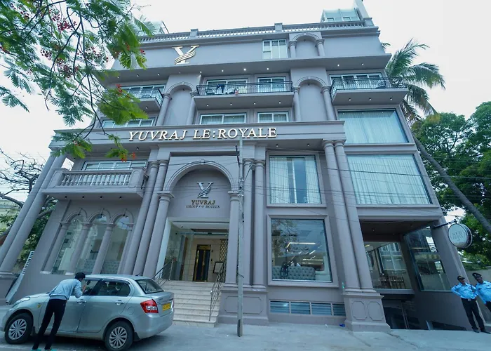 Yuvraj Le: Royale Hotel Mysore