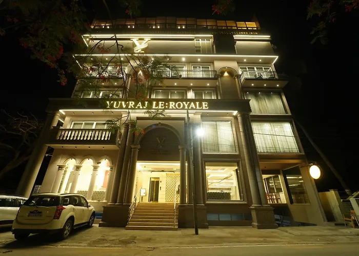 Yuvraj Le: Royale Hotel Mysore