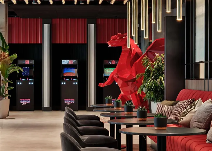 Radisson Red Hotel & Radisson Red Apartments, Краків
