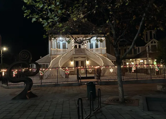 Cloverdale House Inn