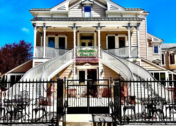 Cloverdale House Inn