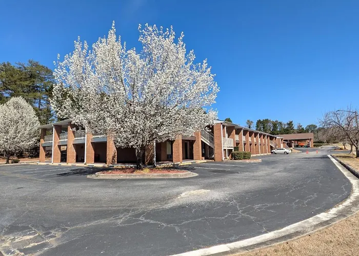 My Home & Suites Toccoa